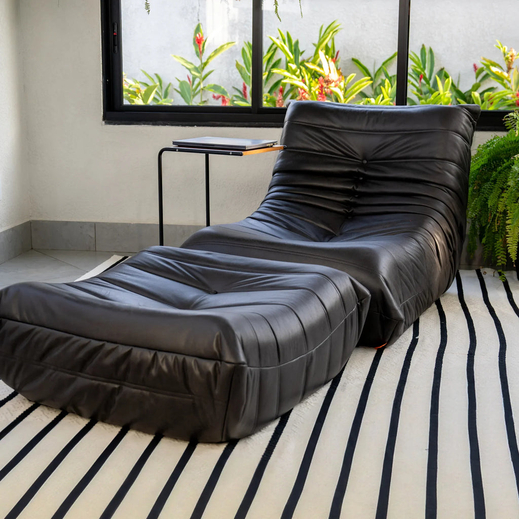 Poltrona Design 1973 Courino Preta 2 unidades Sofá na caixa