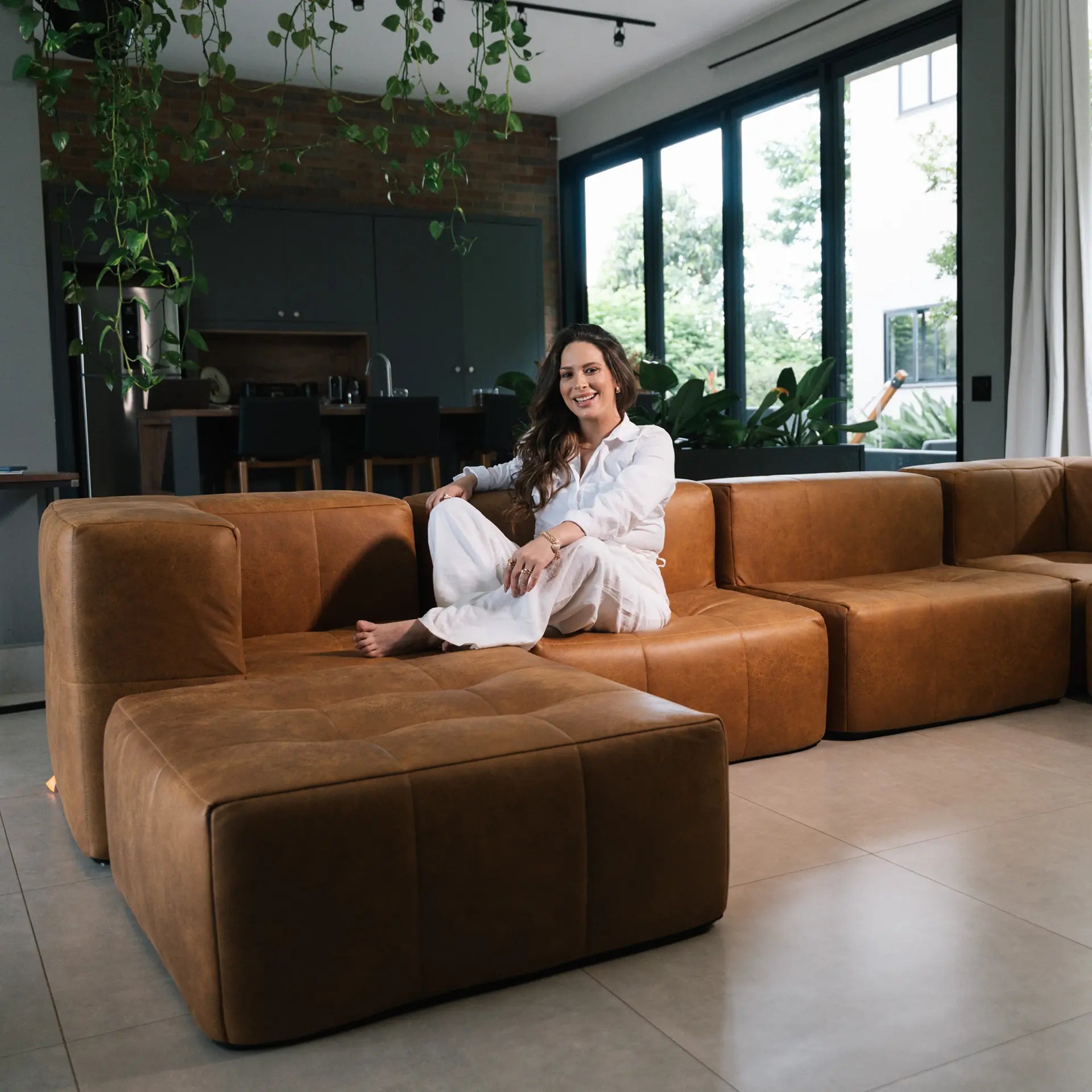 Sofá na Caixa modular 2 lugares Poli-Couro Marrom - Sem braço