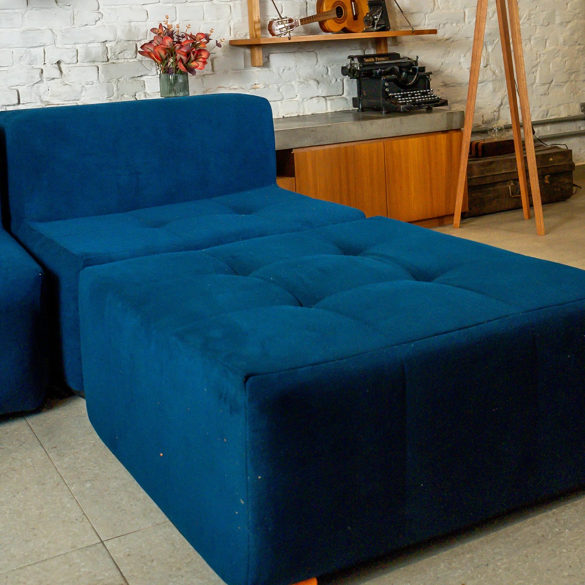 Sofá na Caixa modular 1 lugar poltrona com chaise em Boucle - Azul
