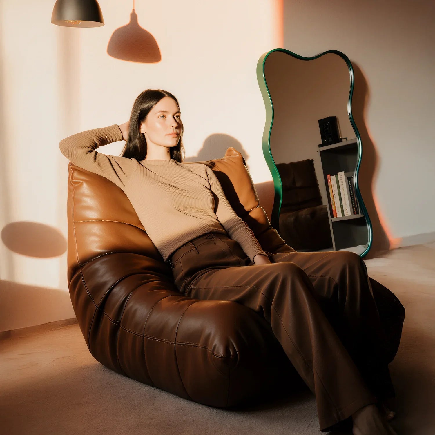 Kit Poltrona Design 1973 + Apoio para pés - Courino