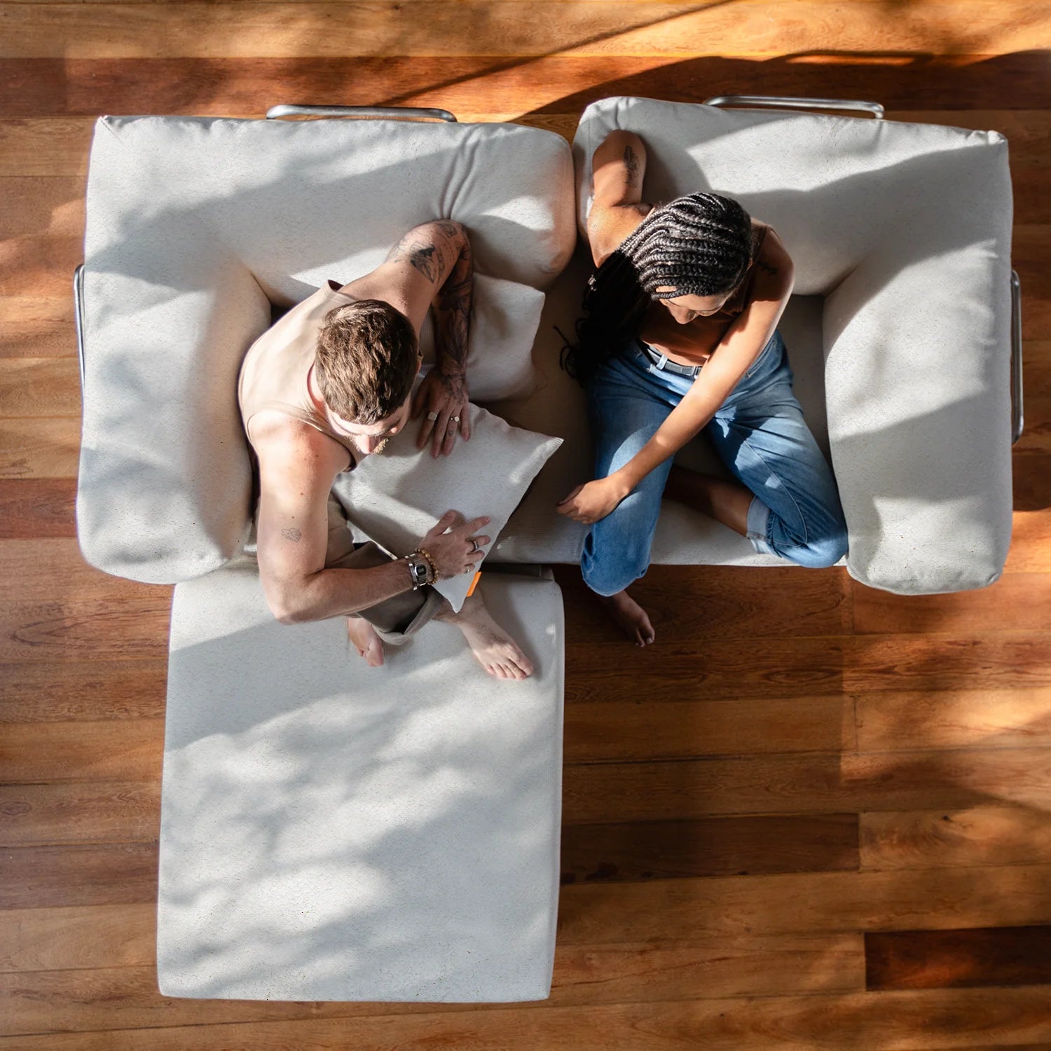 Sofá Cama Bloom - Sofá na Caixa + Apoio de Pé Bloom Tecido Boucle Linho