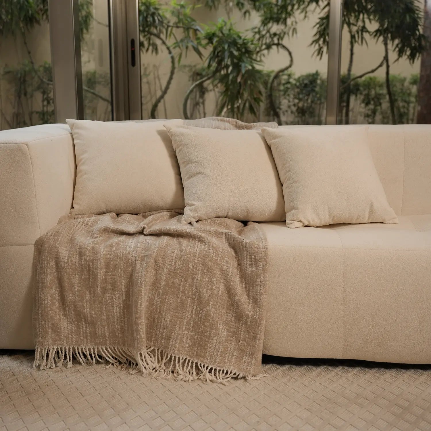 Sofá na Caixa modular 3 lugares em Boucle - 1 Braço com Chaise - Linho